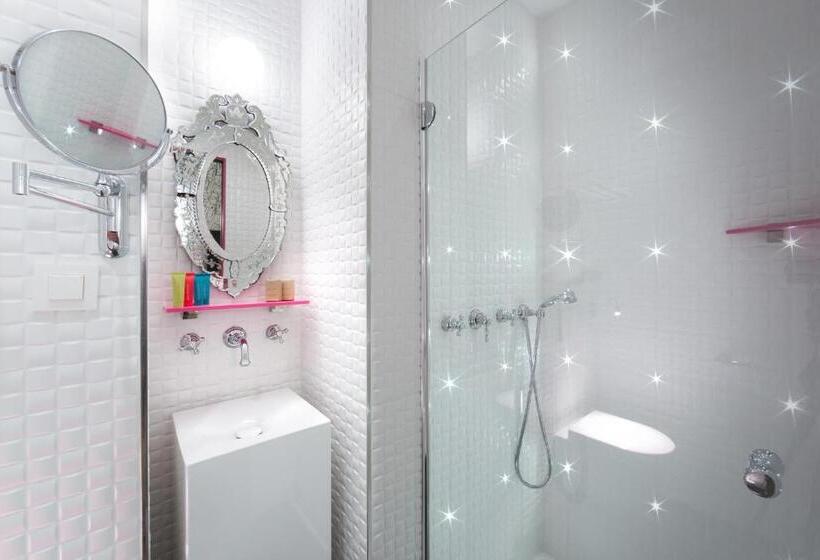 ベーシックルーム, Hôtel Crayon Rouge