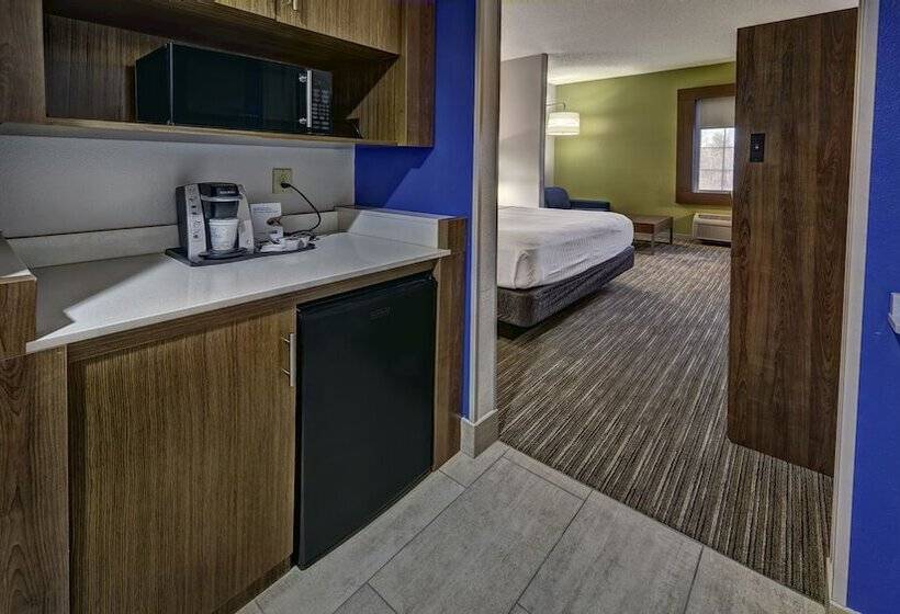 套房, Holiday Inn Express & Suites Crossville, An Ihg