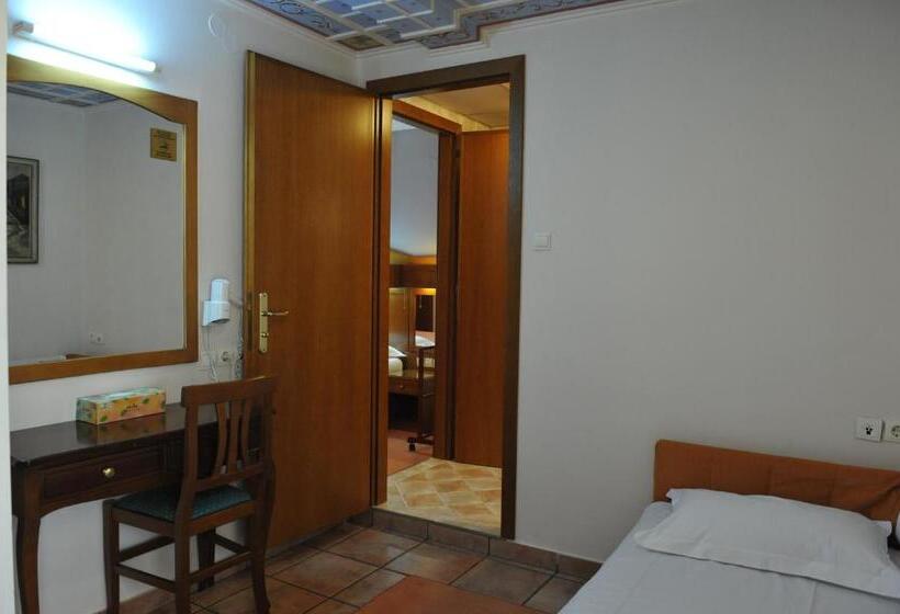 小型套房, Katerina