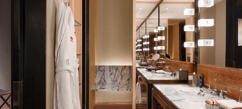 Номер Deluxe, Mandarin Oriental Guangzhou