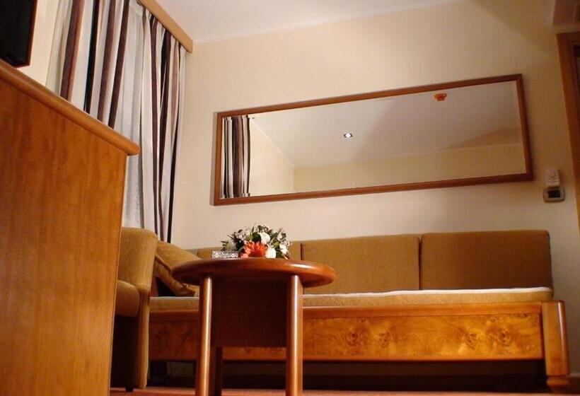 سوییت, Garni Hotel Bambis