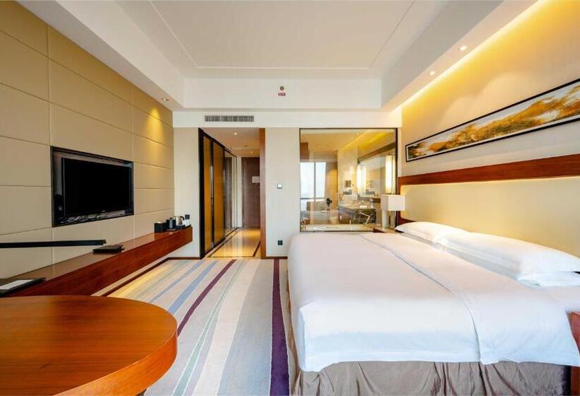 اتاق استاندارد با چشم‌انداز دریاچه, Crowne Plaza Wuxi Taihu, An Ihg
