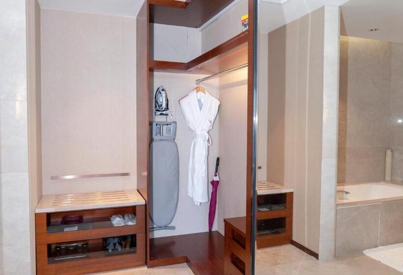 مجموعه ویستا شهر, Crowne Plaza Wuxi Taihu, An Ihg