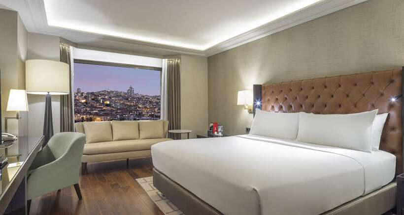 اتاق اجرایی با تخت بزرگ, Hilton Kyiv