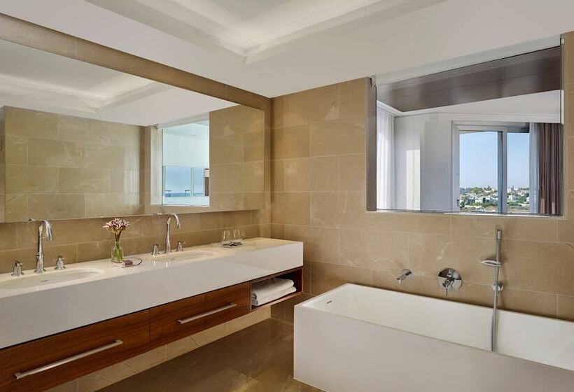 수피리어 룸 측면 바다 전망, The Ritzcarlton, Herzliya