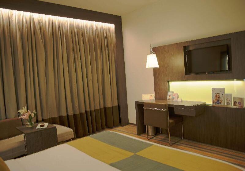 高级客房, Novotel Kolkata Hotel And Residences