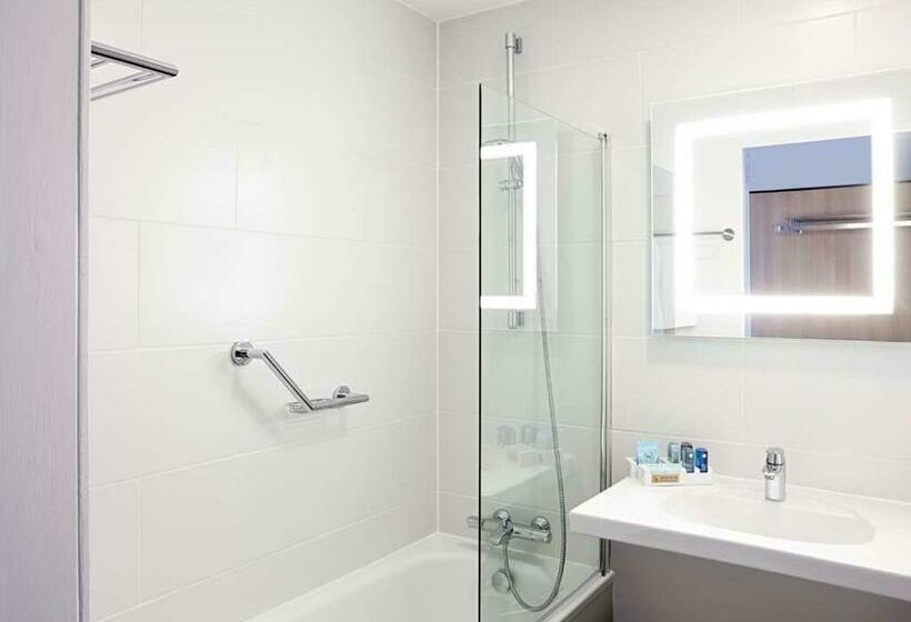 Номер Superior, Novotel London Wembley