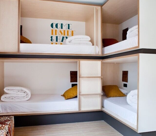 تختخواب در اتاق مشترک, Toc Hostel Sevilla