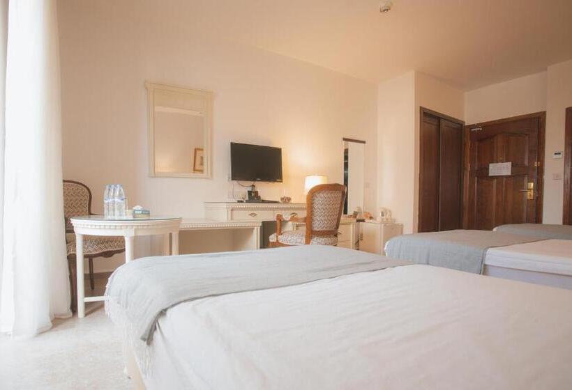 اتاق لوکس سه تخته, Grand Hotel Madaba