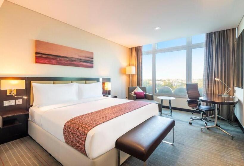 اتاق اجرایی با تخت بزرگ, Holiday Inn Alseeb Muscat, An Ihg