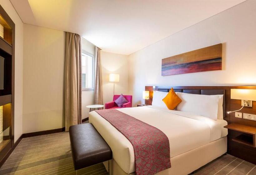 سوئیت با تخت بزرگ, Holiday Inn Alseeb Muscat, An Ihg