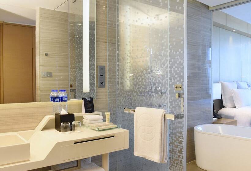 Номер Superior, Langham Place Guangzhou   Walking Distance To Canton Fair & Overseas Buyers Registration Service
