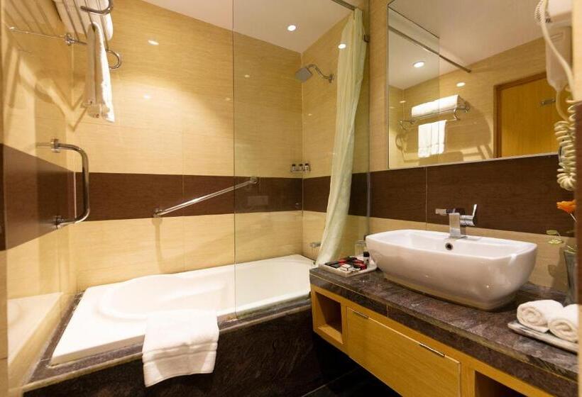 Стандартный Номер Кровать Кинг, Ramada Neemrana