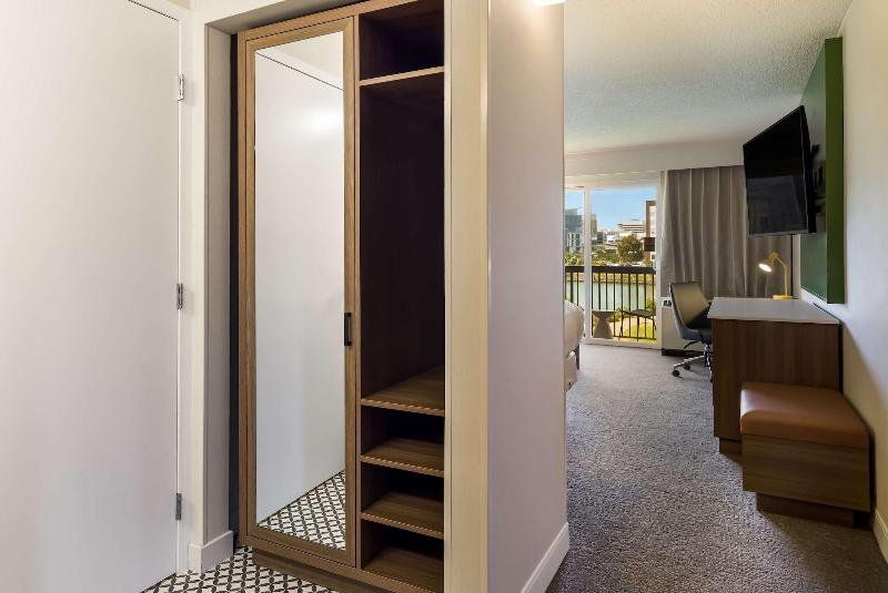 Номер Стандарт Кровать Кинг Адаптированный для Инвалидов, Sonesta Select San Francisco Airport Oyster Point Waterfront