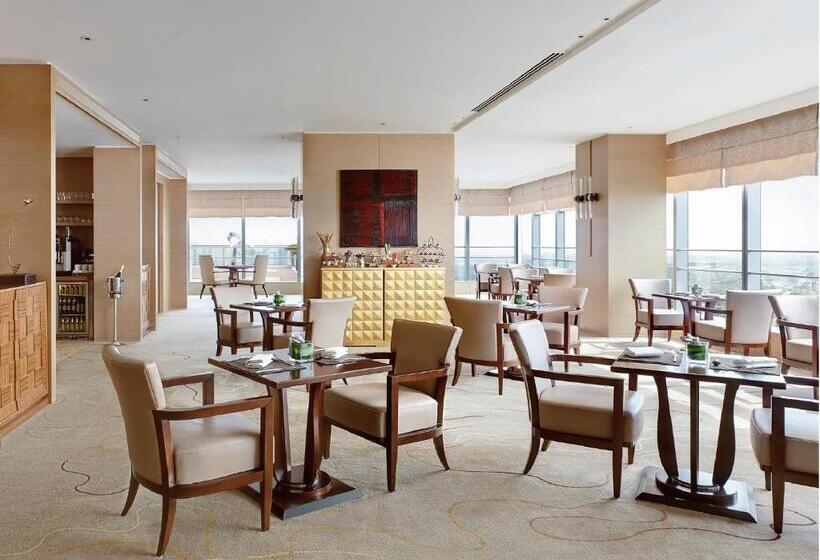 Люкс, Langham Place Guangzhou   Walking Distance To Canton Fair & Overseas Buyers Registration Service