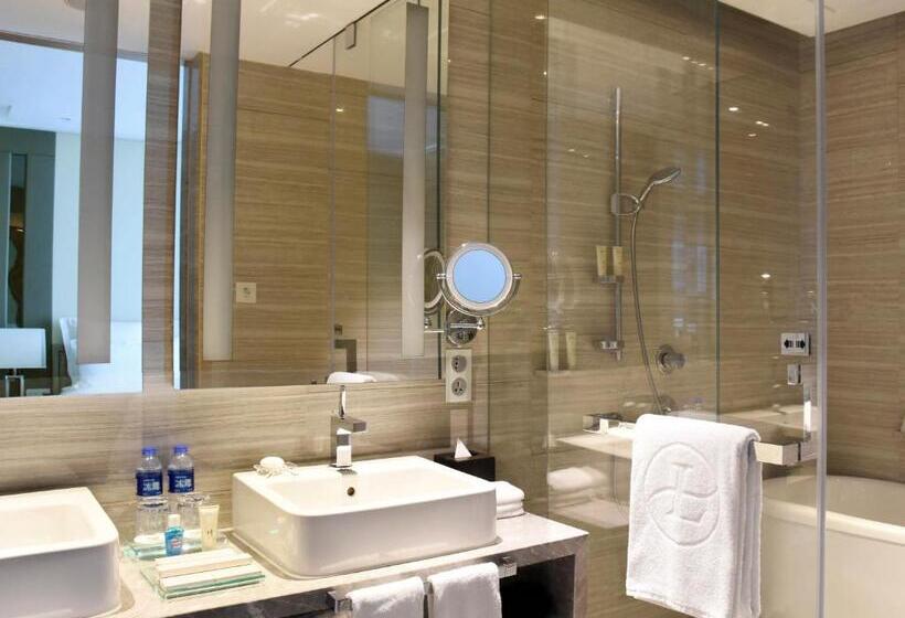 Номер Superior, Langham Place Guangzhou   Walking Distance To Canton Fair & Overseas Buyers Registration Service