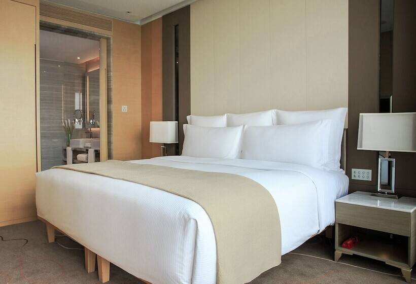Номер Executive, Langham Place Guangzhou   Walking Distance To Canton Fair & Overseas Buyers Registration Service