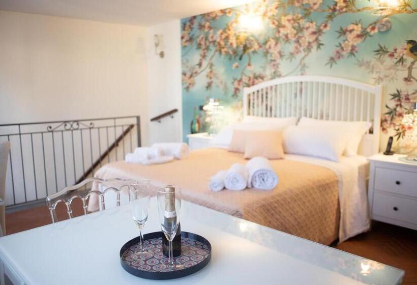 Suite with Terrace, Bed Boutique Napoli Colors