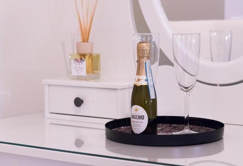 اتاق استاندارد با تخت بزرگ, Bed Boutique Napoli Colors