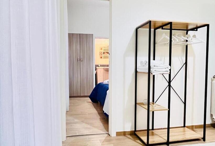اتاق کلاسیک چهارنفره, Bed Boutique Napoli Colors