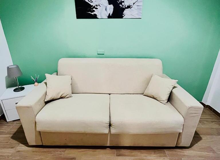 اتاق کلاسیک چهارنفره, Bed Boutique Napoli Colors