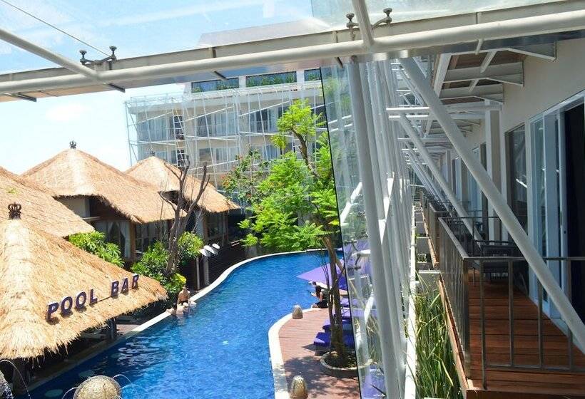 اتاق لوکس با چشم‌انداز استخر, Grand Mega Resort & Spa Bali