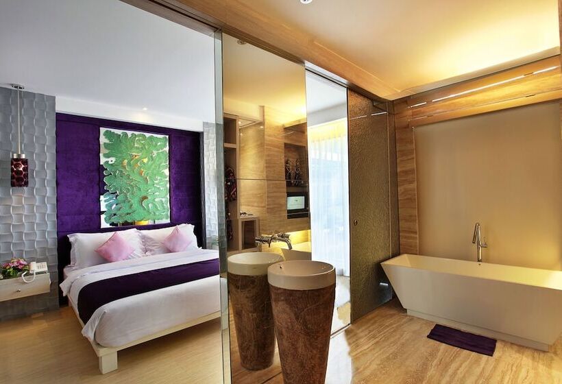 اتاق لوکس با چشم‌انداز استخر, Grand Mega Resort & Spa Bali
