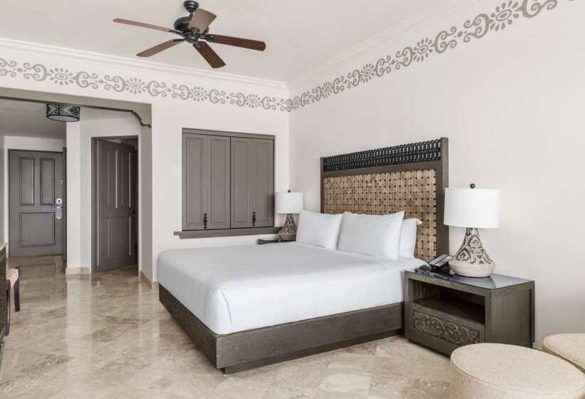 اتاق لوکس با تخت بزرگ, Hilton Wuhan Optics Valley