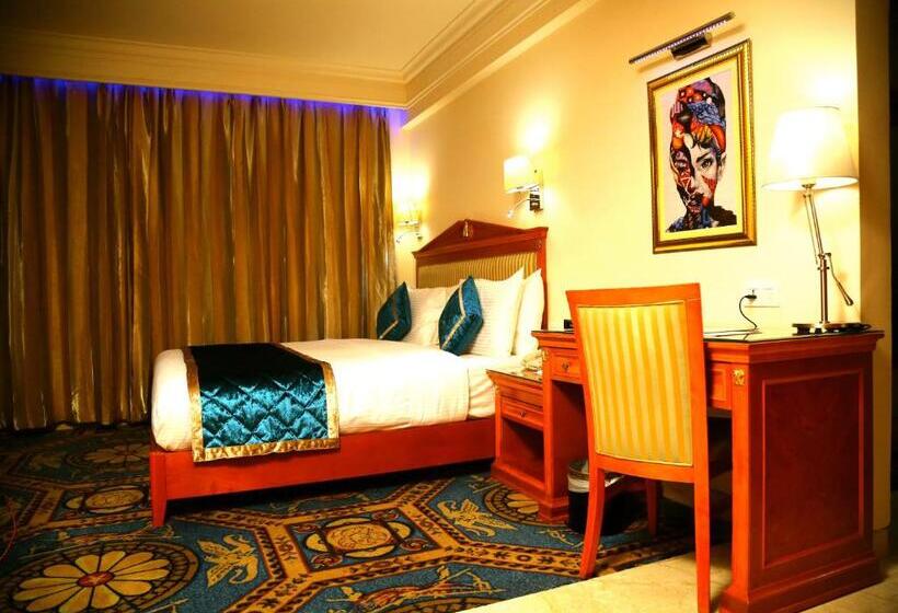 اتاق لوکس خانوادگی, Ramada By Wyndham Amritsar