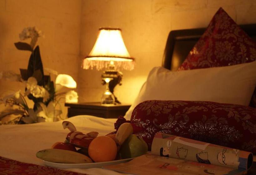 اتاق استاندارد سه نفره, Zinciriye