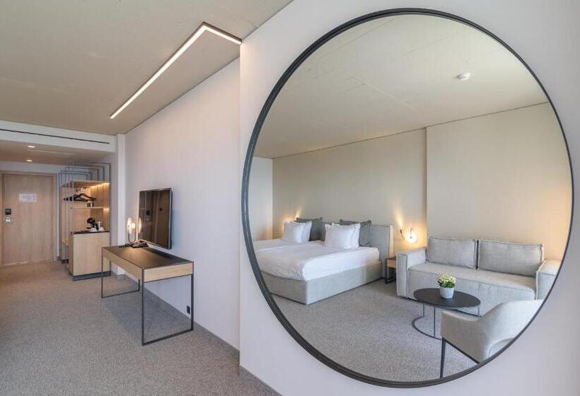 Triple Exécutive, Ensana Aquahouse