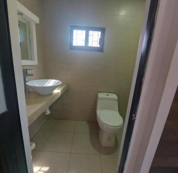 Quarto Estandar, El Ancla