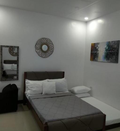 إستديو عائلى, The Philip Ann Resort