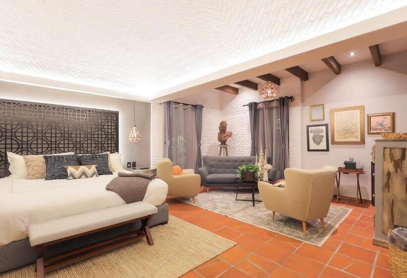 سوییت لوکس, Casamada