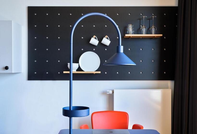 استودیوی استاندارد, Stayery Cologne Ehrenfeld