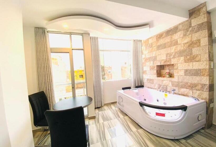 Люкс Повышенной Комфортности, Hostal D  Rosas