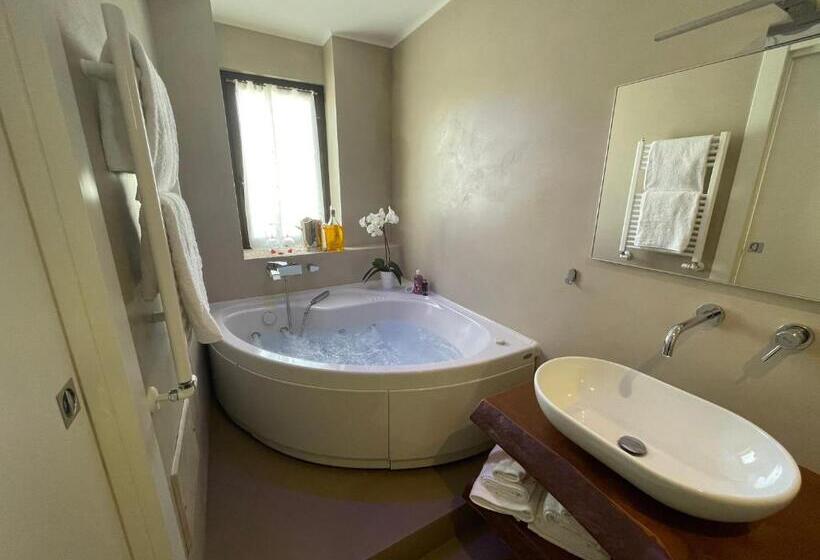 اتاق استاندارد با وان آب گرم, Dimora Bellini Apartment And Rooms