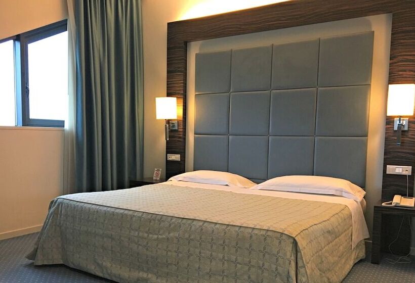 Номер Стандарт, Guglielmotel