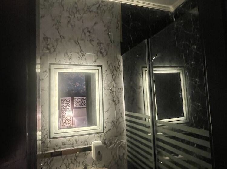 اتاق لوکس چهار تخته, Cairo Inn
