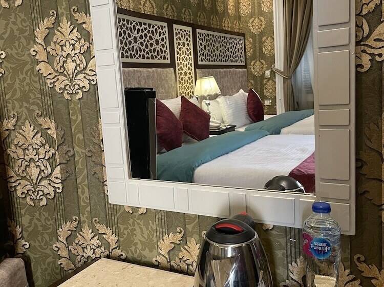 اتاق لوکس چهار تخته, Cairo Inn