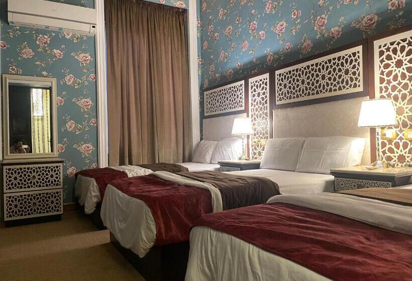 اتاق لوکس سه تخته, Cairo Inn