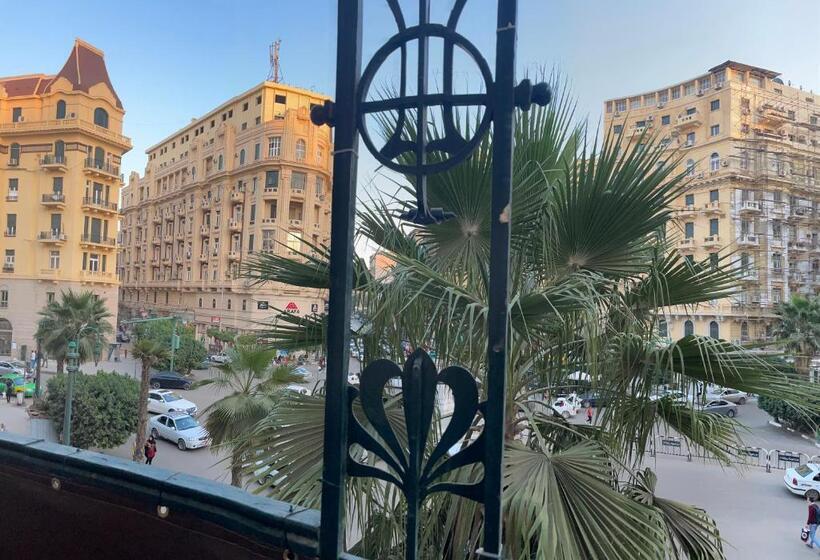 اتاق لوکس سه تخته, Cairo Inn