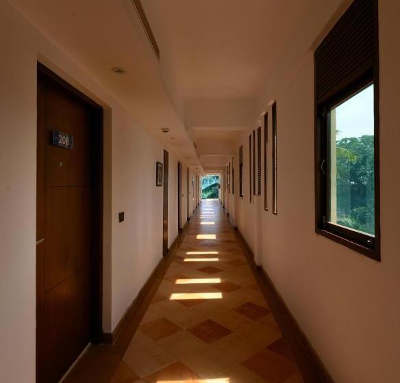 Номер Superior, Golden Tulip Candolim, Goa