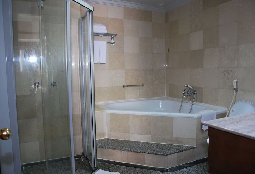 Президентский Люкс, Planet Holiday Hotel & Residence