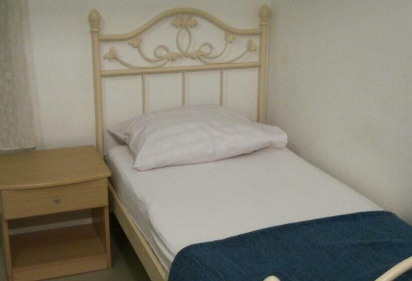 חדר סטנדרט לארבעה, Rooms Garden