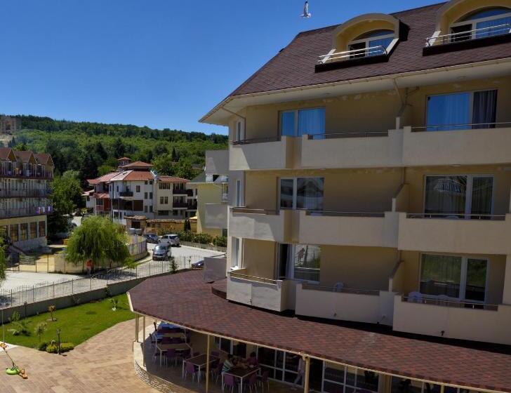 Трехместный Номер Стандарт с Балконом, Belle View