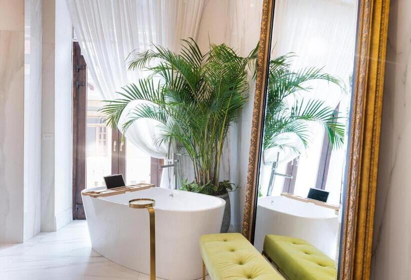프레지덴셜 스위트, Itza Hotel Boutique Internacional