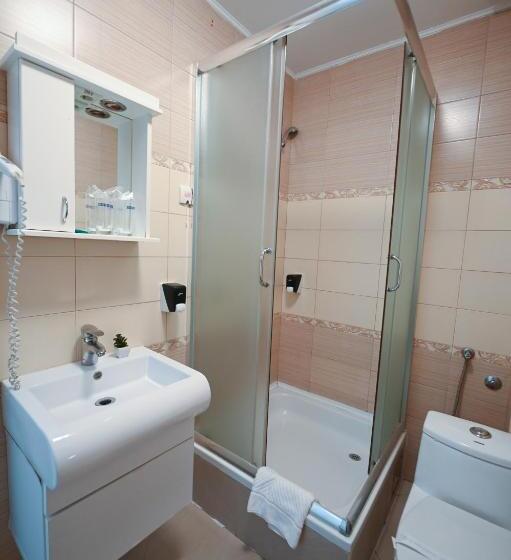 اتاق استاندارد سه نفره, Garni Hotel Dash