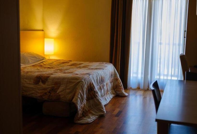إستديو قياسى مزود بشرفة, Residence Cianfuran  Happy Rentals