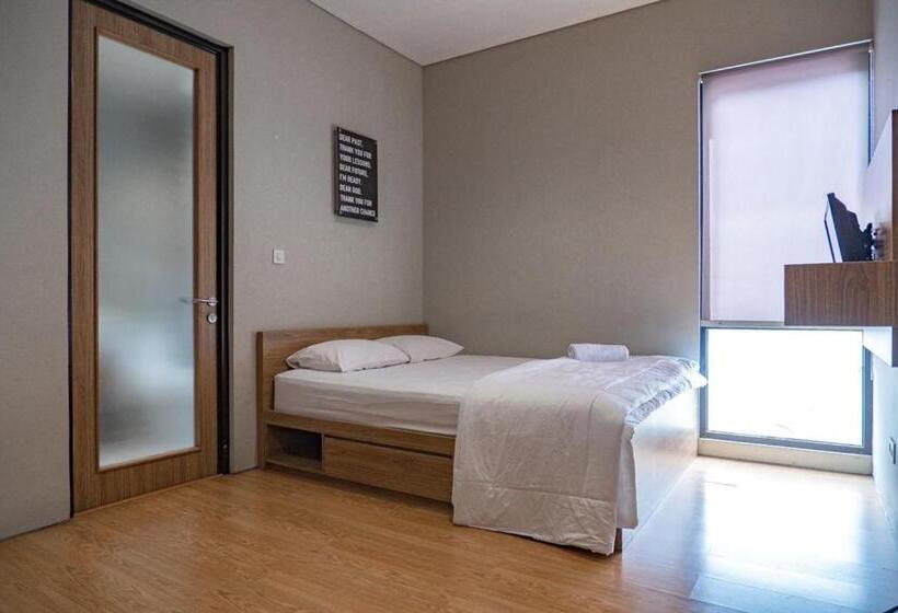 اتاق لوکس, Three J Residence